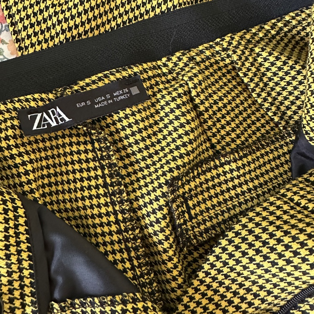 Zara Black and Yellow pants